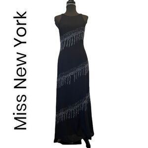 Sleeveless Formal Dress w/ Shaw